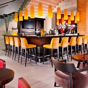 Courtyard By Marriott Center Otel